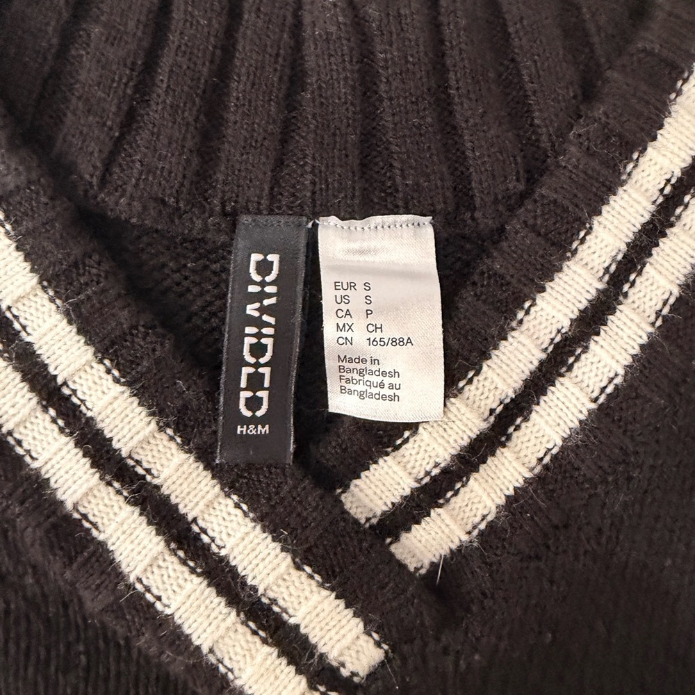 H&M Divided Black Striped Crop Vest Y2K Street Style - Picture 2 of 8